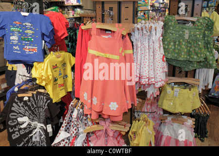 West Palm Beach Florida, Cracker Barrel, restaurant restaurants cuisine café cafés, Old Country Store, vêtements, accessoires, robes, tee-shirts, exposition Banque D'Images