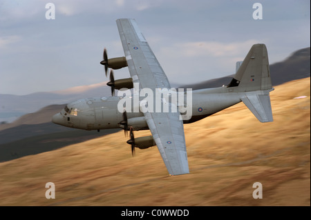 Le C-130 d'avion de transport tactique Hercules est le pivot de la RAF's Air Transport (AT) et de la flotte est basée à Dar Lyneha Banque D'Images