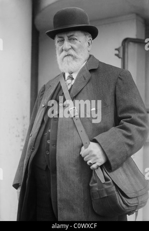 Vintage photo vers 1915 du compositeur français, organiste, chef d'orchestre et pianiste Camille Saint-Saens (1835 - 1921). Banque D'Images