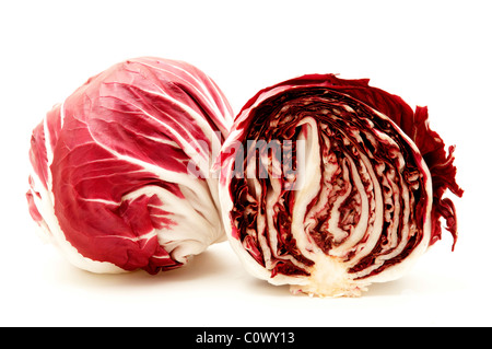 (Radicchio Rosso di verona) sur un fond blanc Banque D'Images