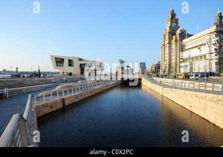 Canal de Liverpool, Lien Canada Boulevard, Pier Head, Liverpool, Royaume-Uni Banque D'Images