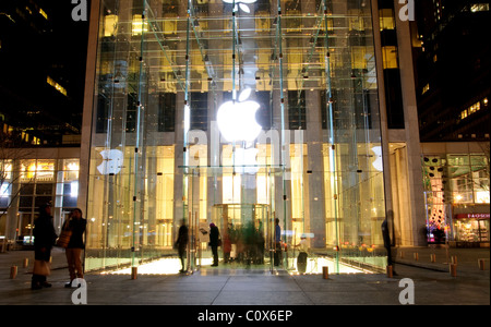 Apple Store, 5 Avenue, New York City Banque D'Images