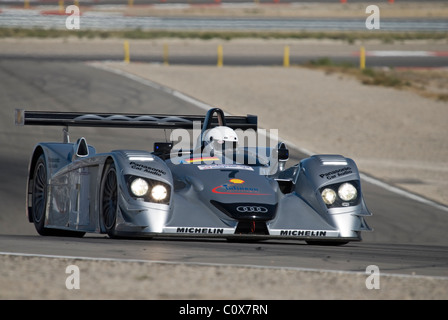 Une Audi R8 2000 (3600) s'exécute à un événement course vintage en 2008, aux ETATS UNIS Banque D'Images