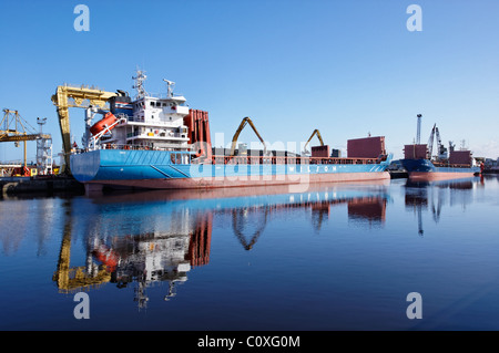 Le cargo nord Wilson d'être déchargé à Leith Docks, Edinburgh, Ecosse, Royaume-Uni Banque D'Images