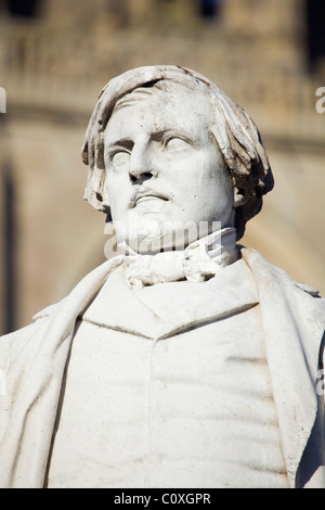 La statue de Herbert Ingram à l'extérieur de St Botolph à Boston Banque D'Images