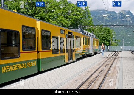 Train à Wengen, Suisse Banque D'Images