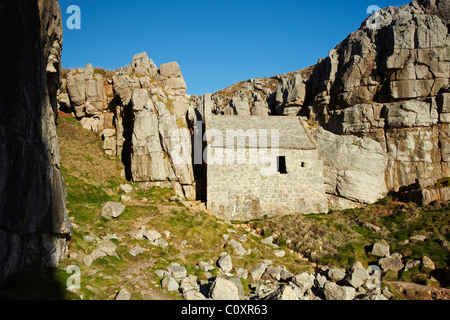 La Chapelle St Govan, Pembrokeshire, Pays de Galles, Royaume-Uni Banque D'Images