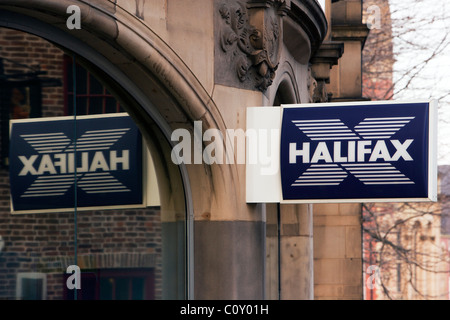 Halifax bank signer et logo Banque D'Images