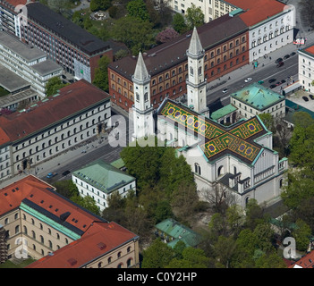 Vue aérienne au-dessus de l'église Ludwigskirche Munich Allemagne Banque D'Images