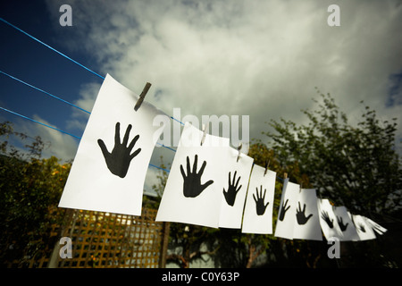 Les mains sur la ligne de lavage. Banque D'Images