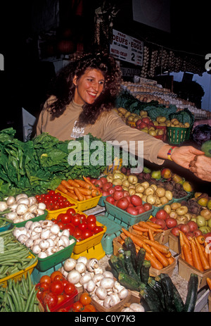Peuple canadien-français femme adulte femme, Marché Atwater, Montréal, Québec, Canada Banque D'Images