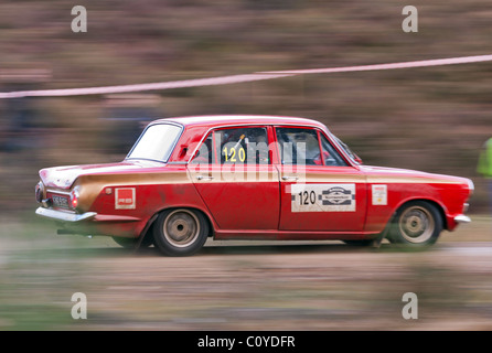 Stuart Anderson dans la Ford Cortina GT 1600 au Rallye Sunseeker, premier tour de l'Championnat Britannique, BRC Banque D'Images