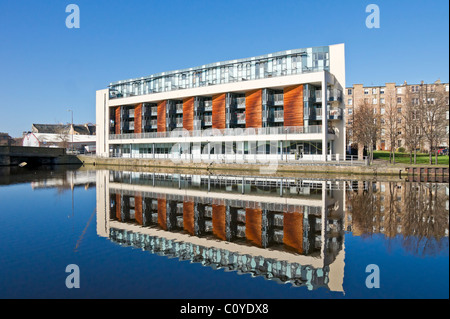 Waterside apartments sur Ronaldson's Wharf par eau de Leith à Leith Edinburgh Scotland Banque D'Images