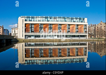 Waterside apartments sur Ronaldson's Wharf par eau de Leith à Leith Edinburgh Scotland Banque D'Images