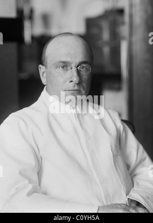 Chirurgien français, biologiste et eugéniste Alexis Carrel (1873 - 1944) - lauréat du Prix Nobel 1912 de physiologie ou médecine. Banque D'Images