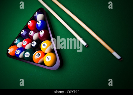 Plus de boules de billard table de billard vert Banque D'Images