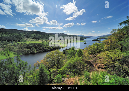 Vue sur le Loch Tummel de Queen's View près de Pitlochry dans Perth et Kinross, Scotland, UK Banque D'Images