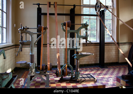 Machines industrielles de l'eau néerlandais historique sauvé pour l'éducation Banque D'Images