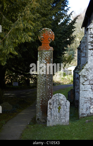 La Nevern Croix. Une cité médiévale chrétienne celtique croix en pierre, église St Brynach, Nevern, Pembrokeshire, Pays de Galles, Royaume-Uni Banque D'Images
