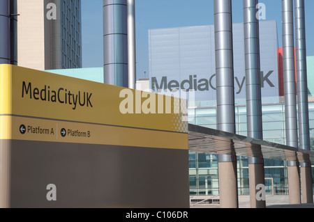 L'arrêt de tramway UK Media City sign,Salford, Greater Manchester. Banque D'Images