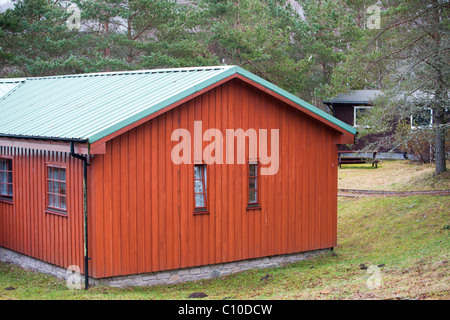 Lodges at Timber Lagganlia, un centre d'éducation en plein air près d'Aviemore, Scotland, UK. Banque D'Images