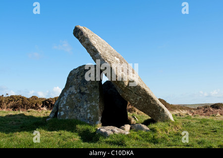 Dans Mulfra quoit près de Penzance Cornwall, UK Banque D'Images