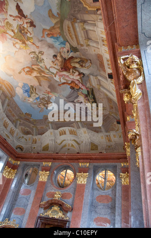 L'Autriche, vallée de la Wachau, Melk. 900 ans de l'Abbaye de Melk baroque (aka Benediktinerstift). La salle de marbre, orné de fresques au plafond. Banque D'Images