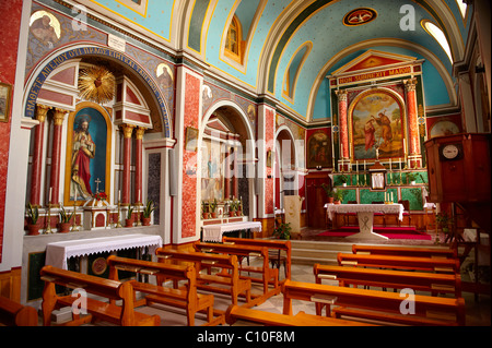 Intérieur de l'église paroissiale catholique néo-classique d'Ano Syros, l'île de Syros [ ] , Σύρος Îles Cyclades grecques Banque D'Images