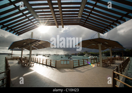 Pier à Puerto Ayora, l'île de Santa Cruz - Îles Galapagos, Equateur Banque D'Images