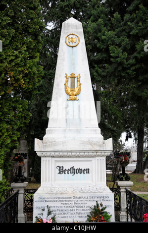 Pierre commémorative de Ludwig van Beethoven 1770-1827, cimetière Central, Vienne, Autriche, Europe Banque D'Images