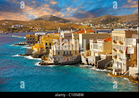 Bay et les bâtiments d'Ermoupolis Syros, [ ] , Σύρος Îles Cyclades grecques Banque D'Images