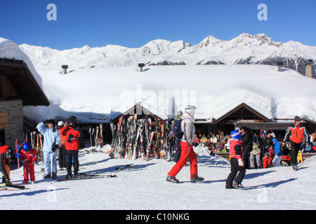 Le ski à la montagne Malga Panciana, Marilleva, Italie Banque D'Images