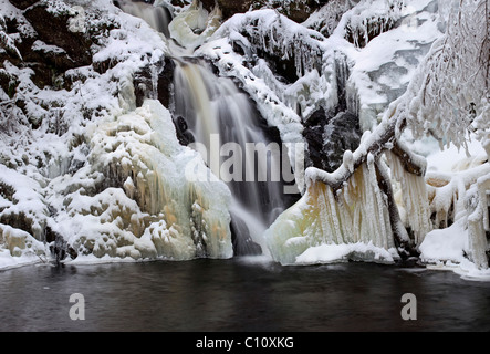 Falkauer cascade Wasserfall avec de la glace dans la Forêt-Noire, Bade-Wurtemberg, Allemagne, Europe Banque D'Images