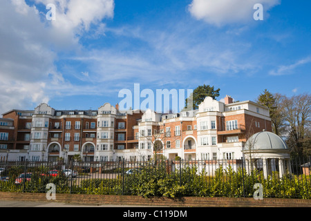 Grand Regency Heights, Ascot, Berkshire, Angleterre, Royaume-Uni, Europe Banque D'Images