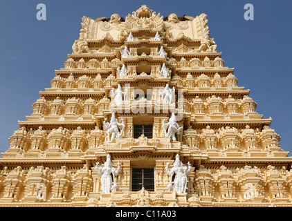 Gopuram de Sri Chamundeshwari Temple, Chamundi Hill, Mysore, Karnataka, Inde du Sud, Inde, Asie du Sud, Asie Banque D'Images