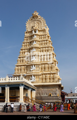 Gopuram de Sri Chamundeshwari Temple, Chamundi Hill, Mysore, Karnataka, Inde du Sud, Inde, Asie du Sud, Asie Banque D'Images