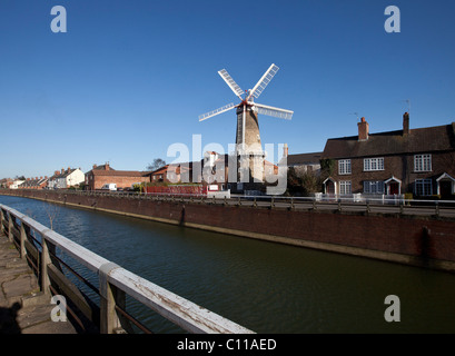 Boston, Lincolnshire. La photo n'est favoriser par l'usine de Maud dans canal centre de Boston. Photo par Fabio De Paola Banque D'Images