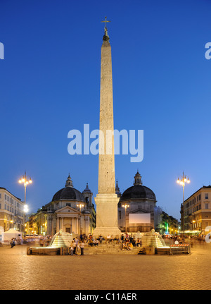 Piazza del Popolo, au crépuscule, Rome, Italie, Europe Banque D'Images