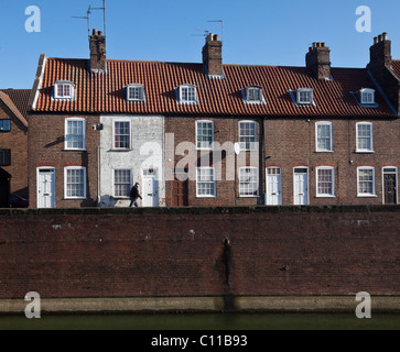 Boston, Lincolnshire. Sur la photo, logement par le canal dans le centre de Boston. Photo par Fabio De Paola Banque D'Images