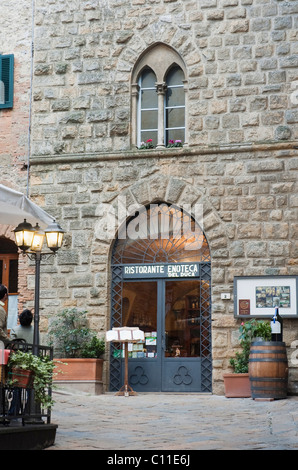 Magasin de vin, Del Duca, restaurant, Enoteca, Volterra, Toscane, Italie, Europe Banque D'Images