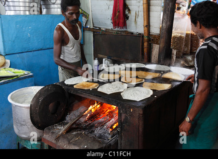 Dosai, pancakes, cuisine Dosa, Palani, Tamil Nadu, Tamilnadu, Inde du Sud, Inde, Asie Banque D'Images