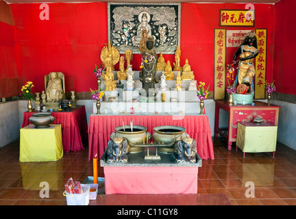 Culte sacrificiel, Big Buddha Temple, l'île de Phuket, Thaïlande du Sud, Thaïlande, Asie du Sud, Asie Banque D'Images