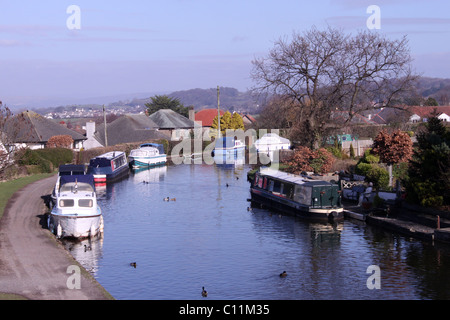 Bateaux sur le Canal de Lancaster à Hest Banque. Banque D'Images