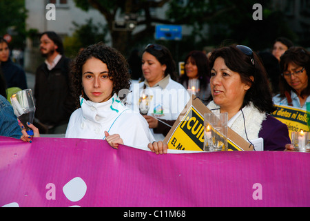 Les femmes pendant la manifestation, la violence contre les femmes, Concepción, Chili, Amérique du Sud Banque D'Images