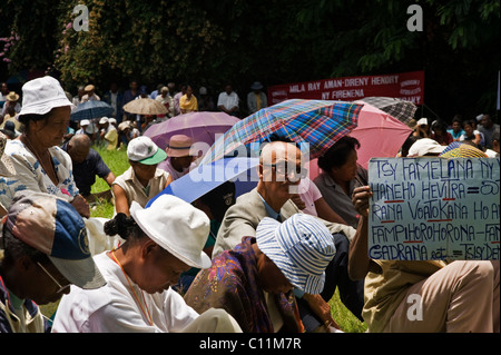 Madagascar, Antananarivo, manifestation pacifique chambre d'ex président malgache Albert Zafy contre la transition actuelle de la HAT Banque D'Images