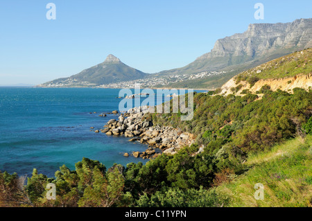 Vue de la tête de lion et Camps Bay, Cape Town, Afrique du Sud, l'Afrique Banque D'Images