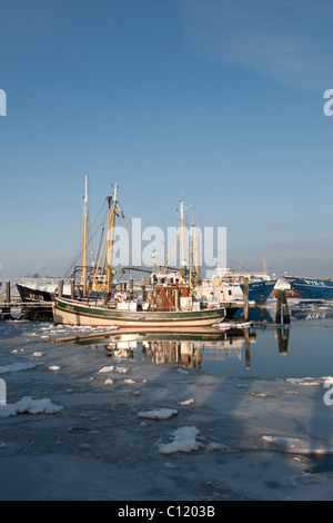 Le port de la ville principale de Wyk est presque complètement gelés en hiver, Mer du Nord île de Foehr, Nationalpark Banque D'Images