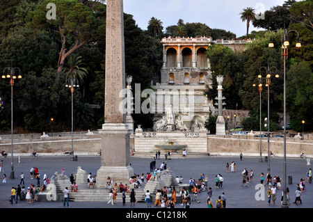 Obélisque, terrasse du Pincio, groupe de statues, déesse Roma entre l'Aniene et du Tibre, Piazza del Popolo, Rome, Latium, Italie, Europe Banque D'Images