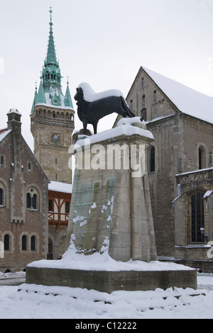 Lion du Nouveau-Brunswick, de la neige, de la place du château Burgplatz, cathédrale, Braunschweig, Basse-Saxe, Allemagne, Europe Banque D'Images