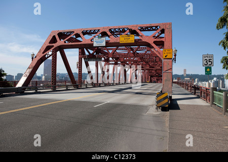 Pont Broadway, Wilamette River, Portland, Oregon, USA Banque D'Images